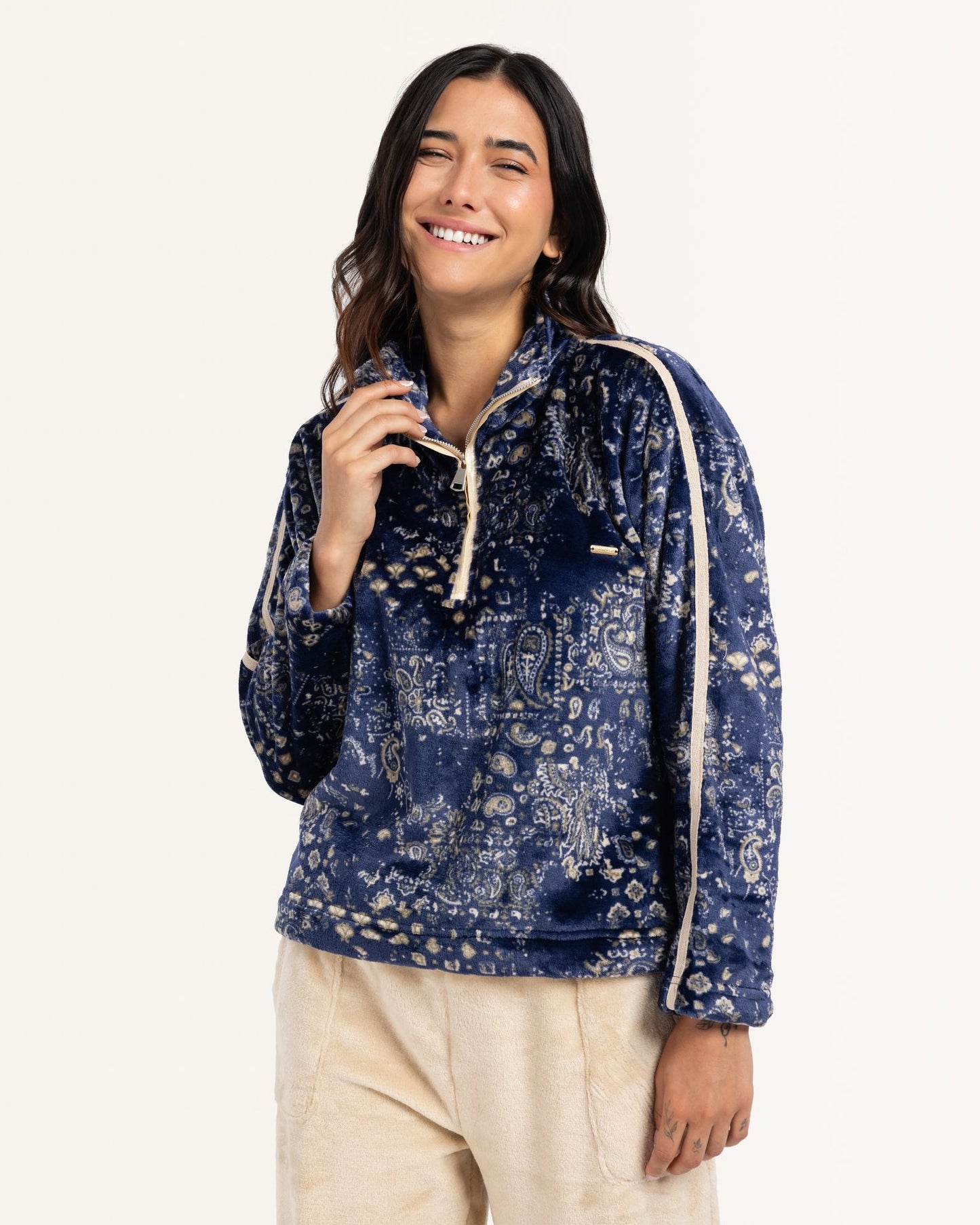 بيجاما بولار طباعه بيزلى