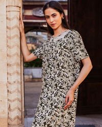 قميص حريمي نص كم وردة زيتي قصة دانتيل