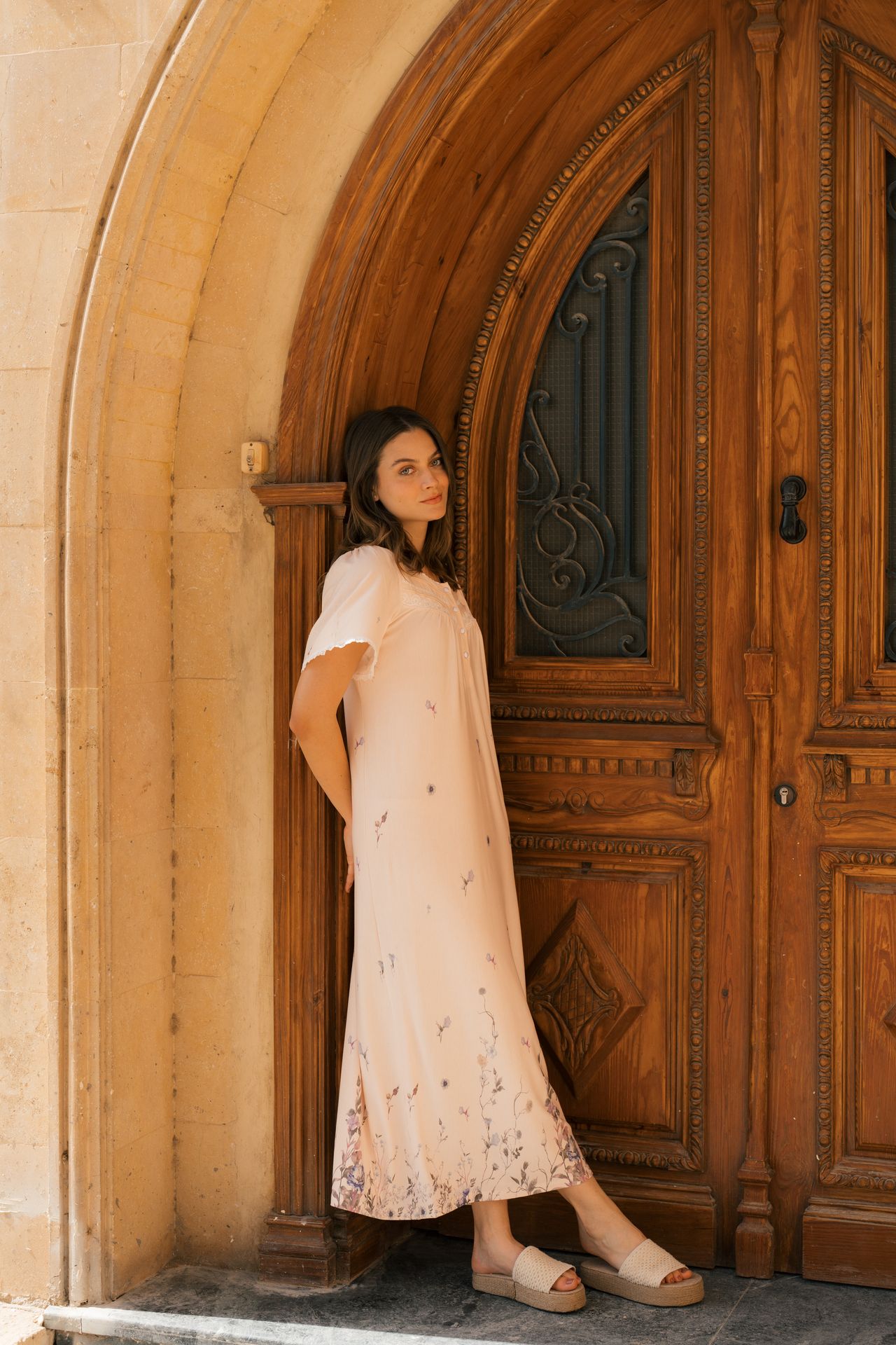 قميص حريمي ليكرا اسبيرت رقبه مدوره بنرفيرات بمرد 1/2 كم