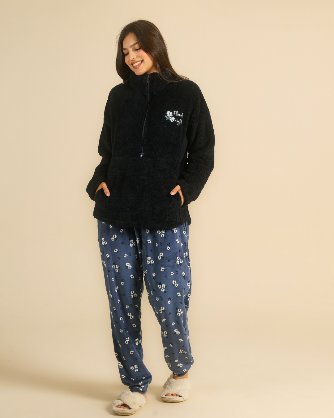 Women pajama set in floral night