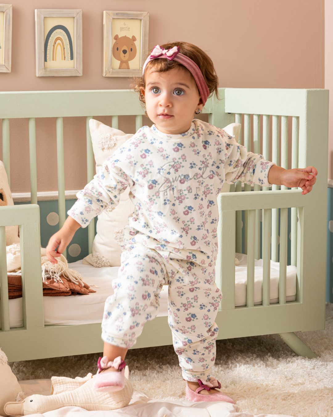Tiny Roses Newborn girls' pajamas