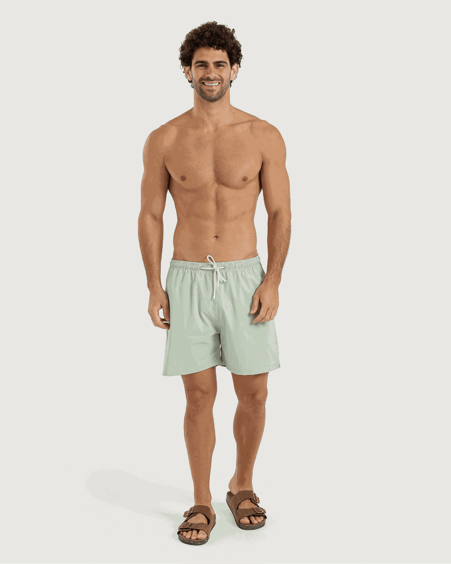 مايوه رجالي بألوان صيفية