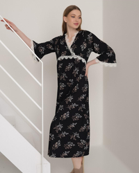 Women's long-sleeved shirt with a seven-neck collar