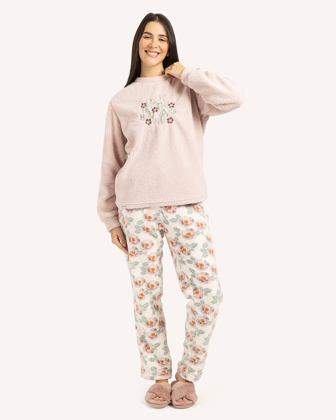 بيجاما بنطلون ورود و توب بكم