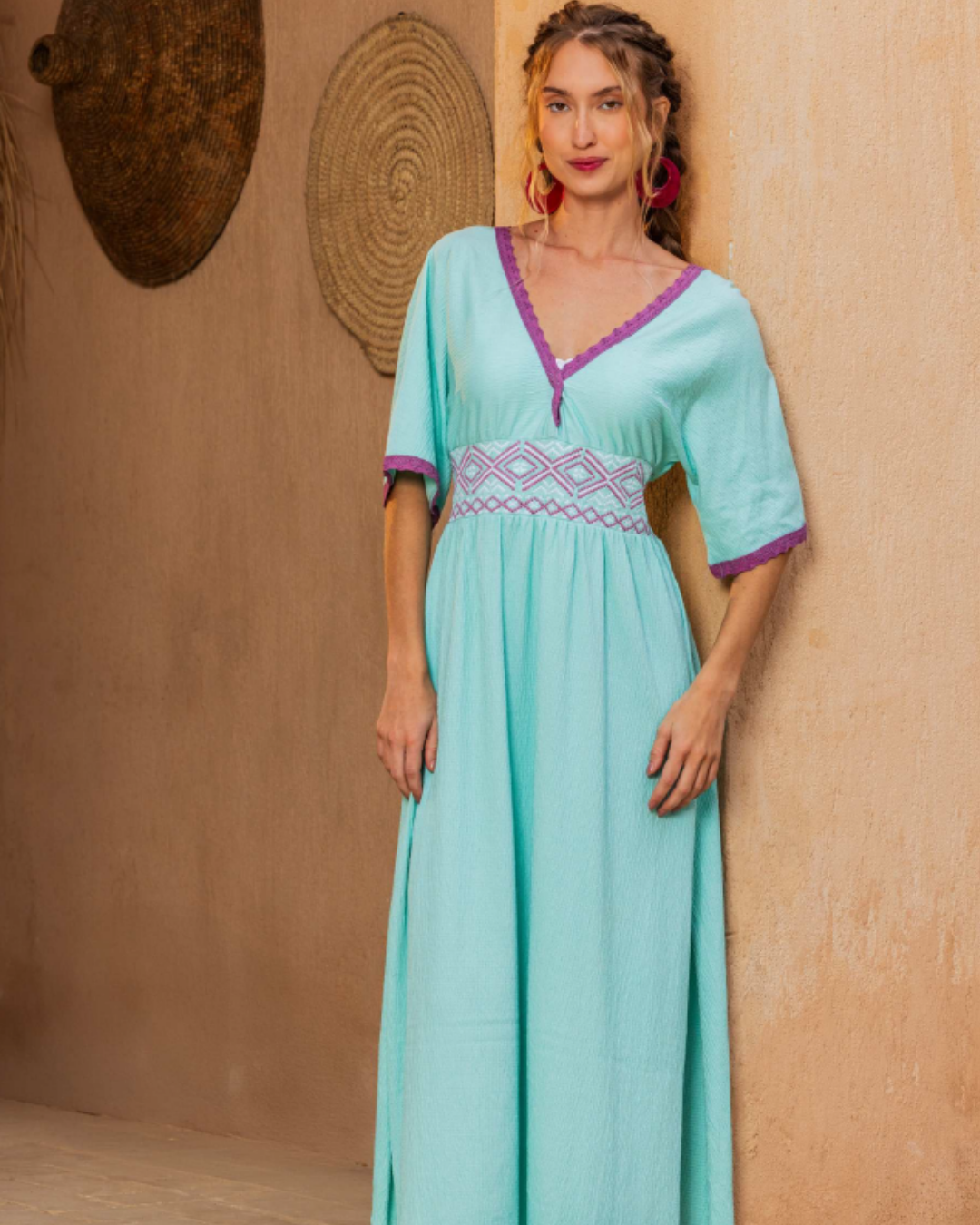 vنايت شيرت مفتوح من الجنب حرف