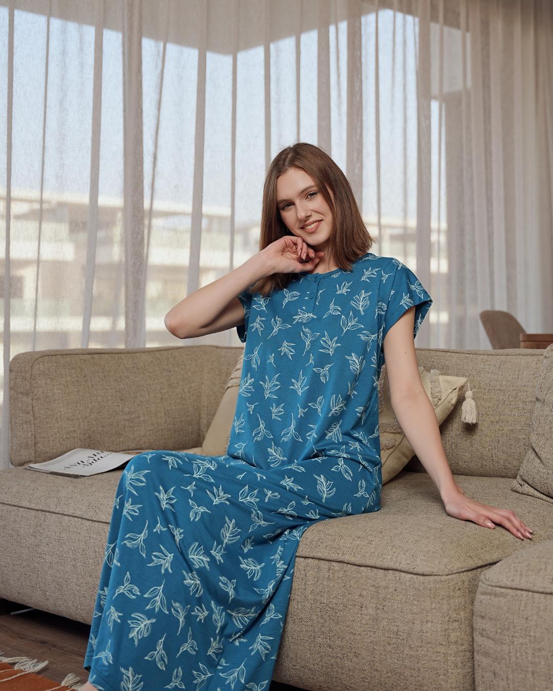 قميص حريمي نص كم مطبوع ورق الشجر