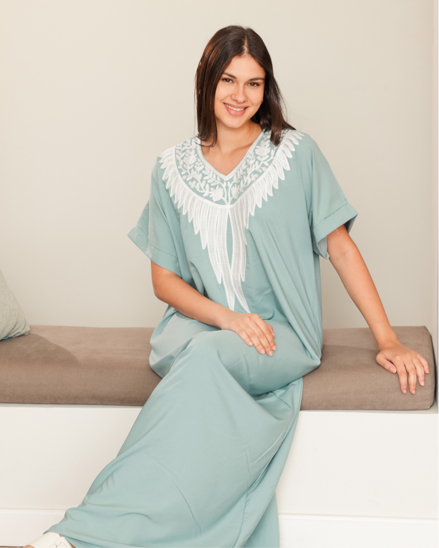 قميص داكرون نص كم مطرز 4