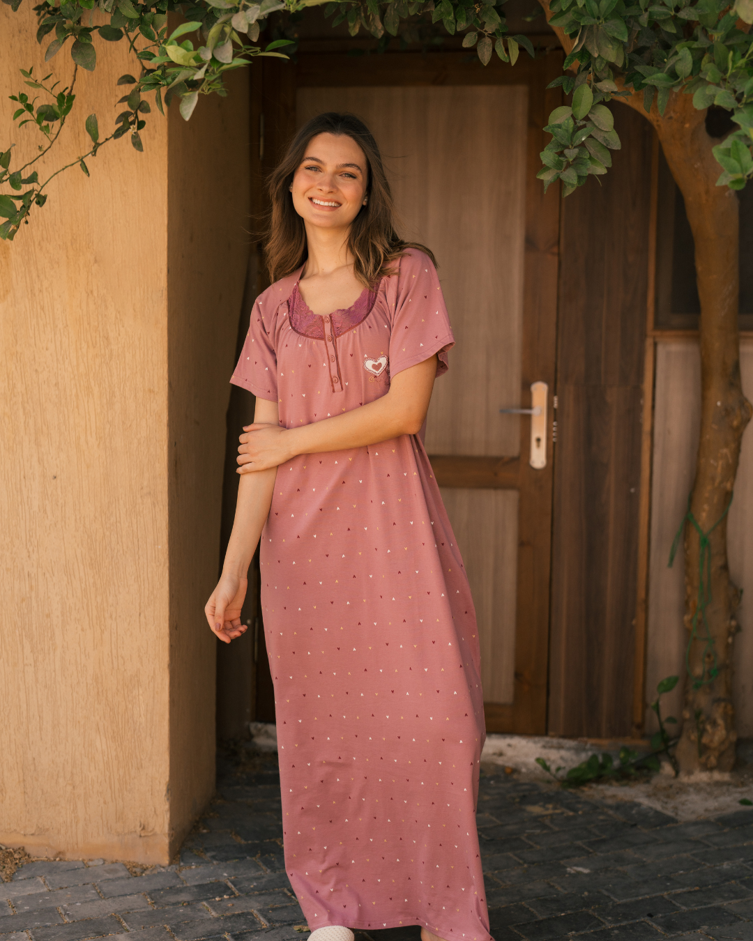 Women's half-sleeved long shirt with hearts print