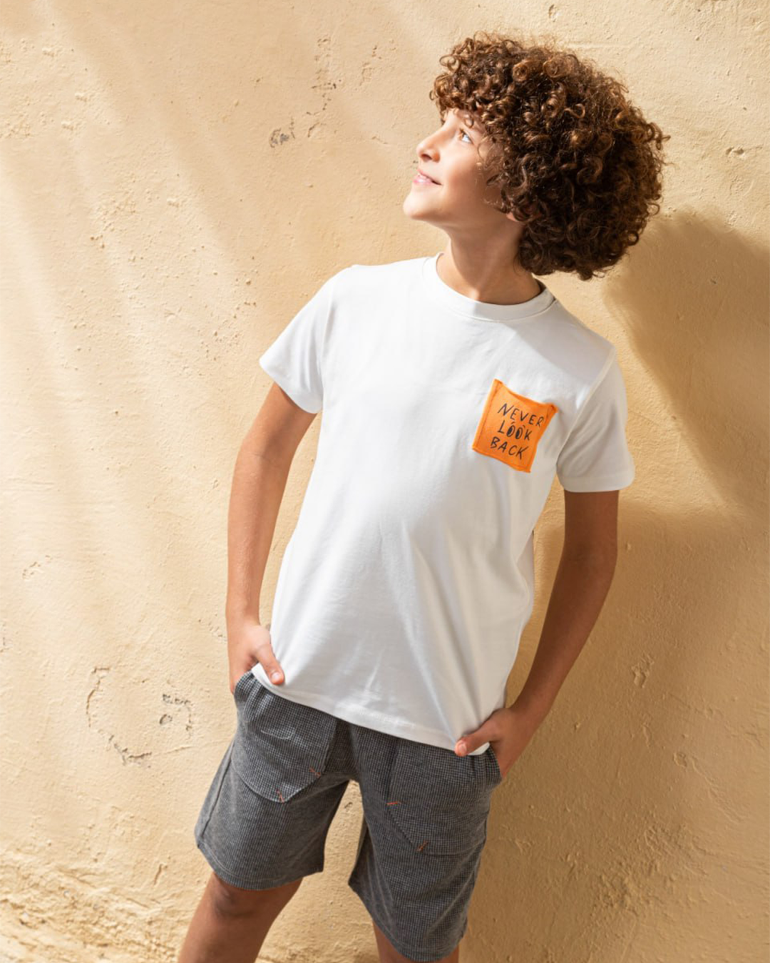 never look back بيجامه اولادي وسط