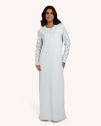 Un long harm jalabiya et roses