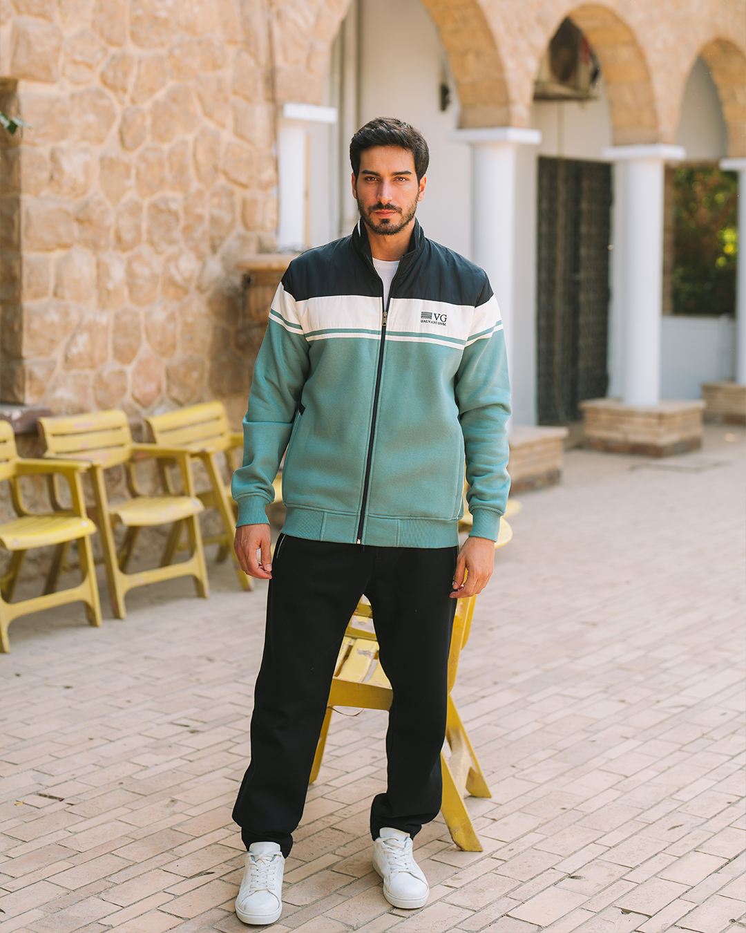 VG Men's Pajamas with Open Collar and Zipper and Plain Pockets