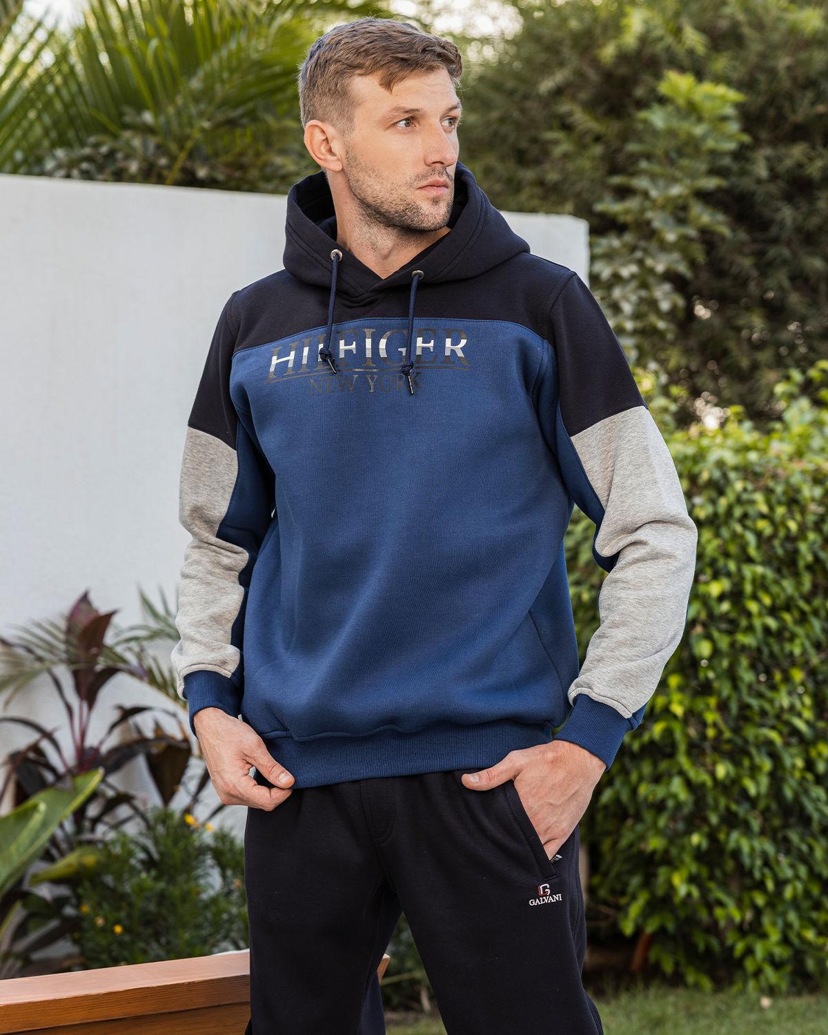 HILFIGER NEW YORK بيجامه رجالي كابيشو طباعه علي الصدر