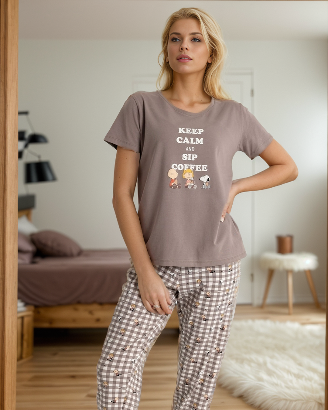 KEEP CALM AND SIP COFFEE بيجامه حريمي تيشرت نص كم وبنطلون مطبوع مربعات