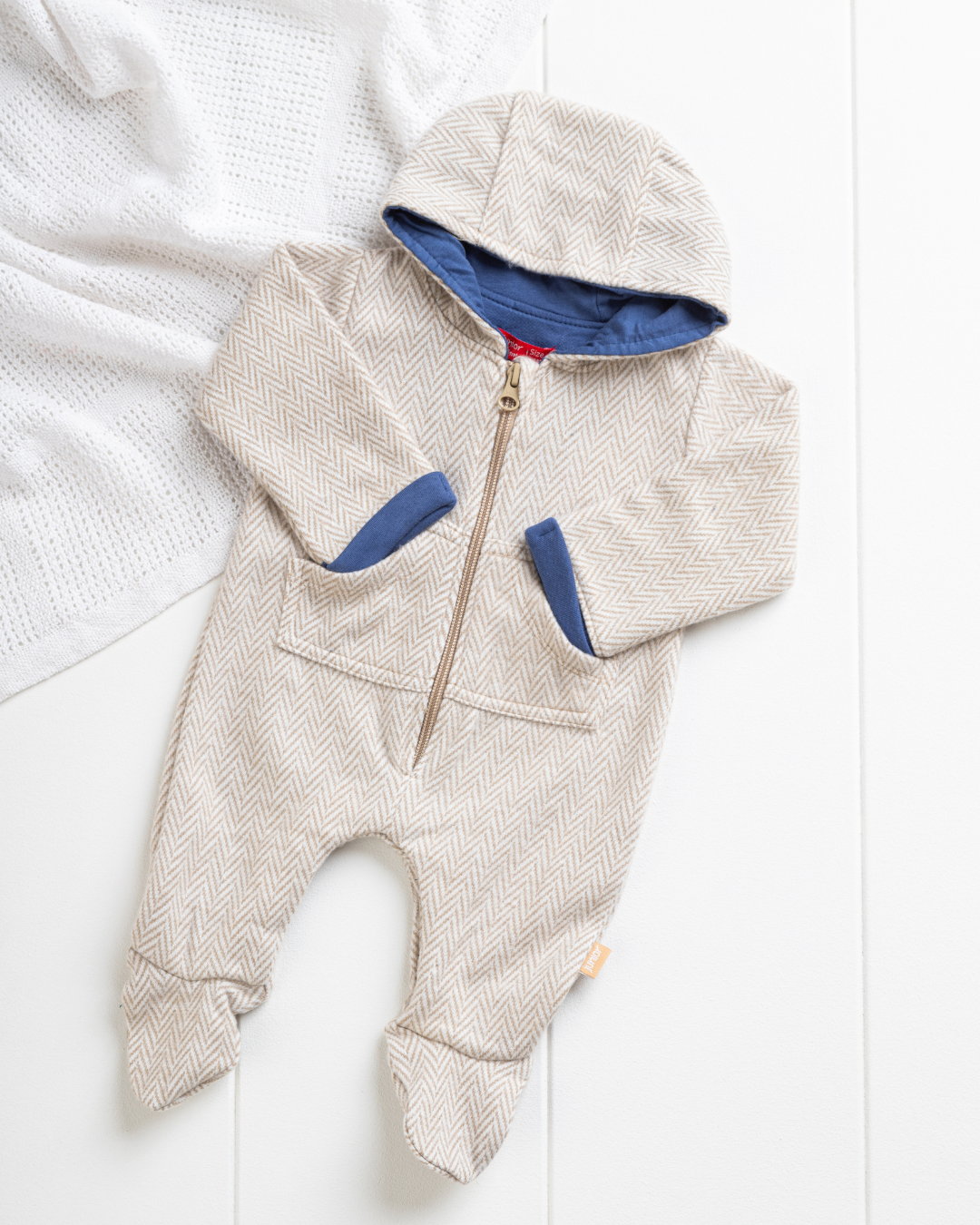 Travel Jumpsuit for boys with a printed cabochon