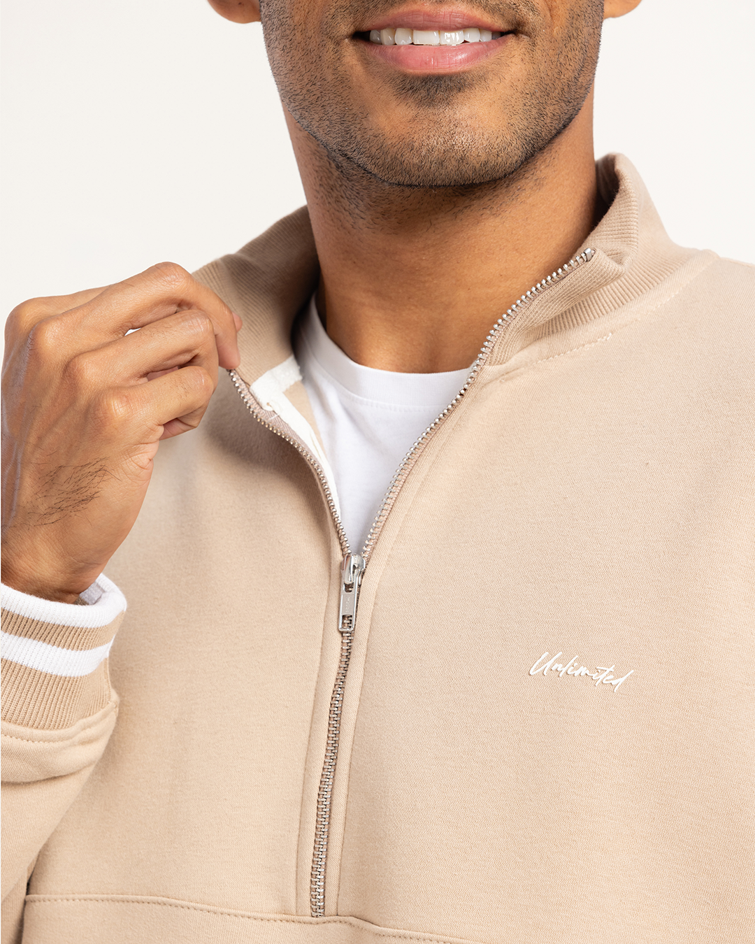 بيجاما رجالى بكم و قصه عند الصدر