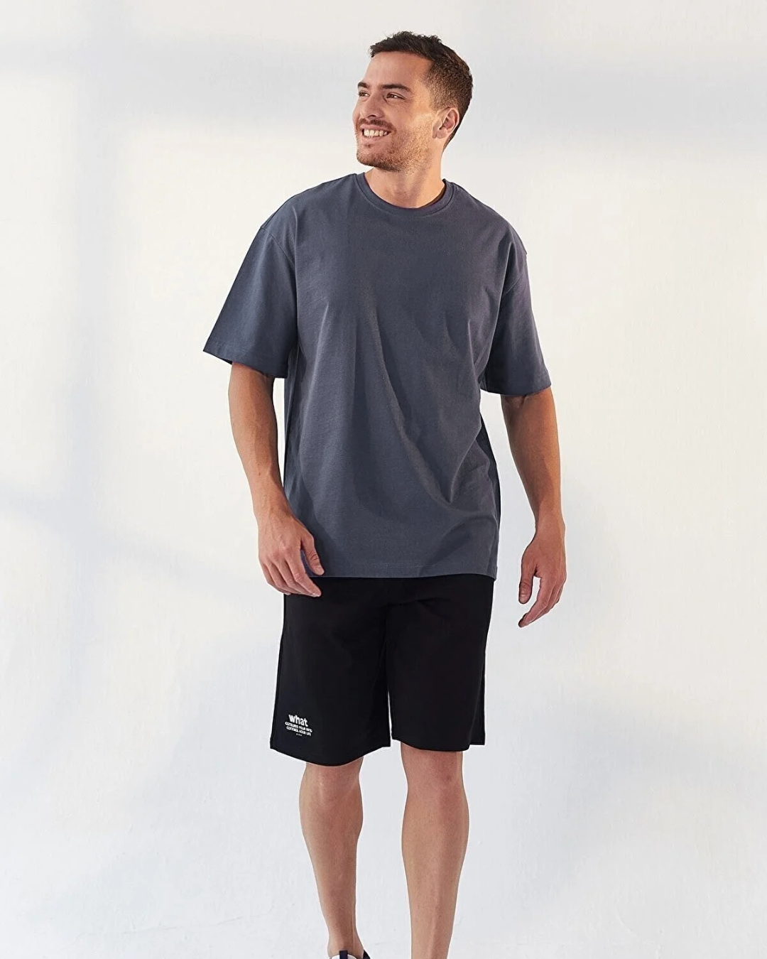 تيشرت رجالي نُص كُم سادة واسع