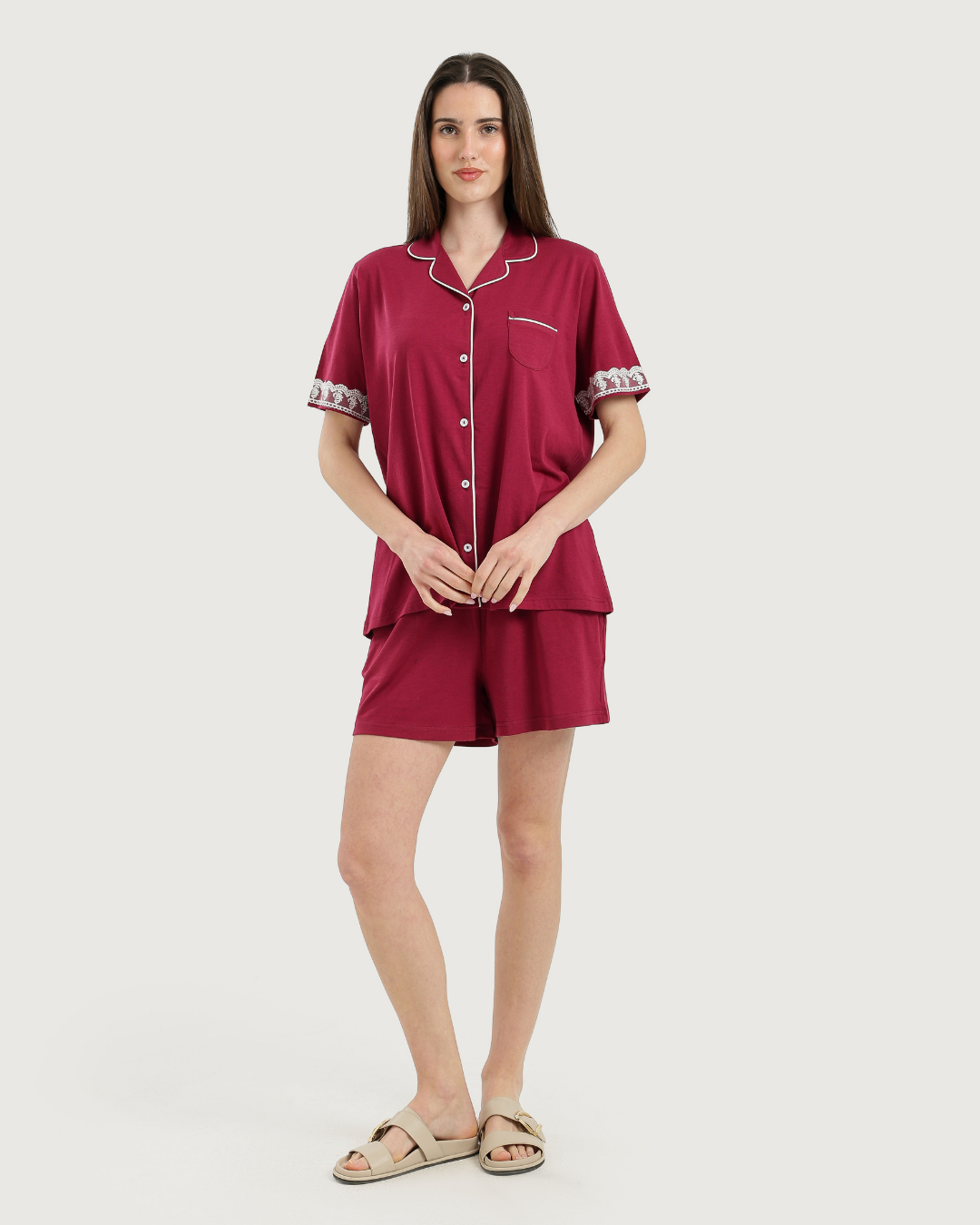 بيجامة حريمي نص كم مع شورت