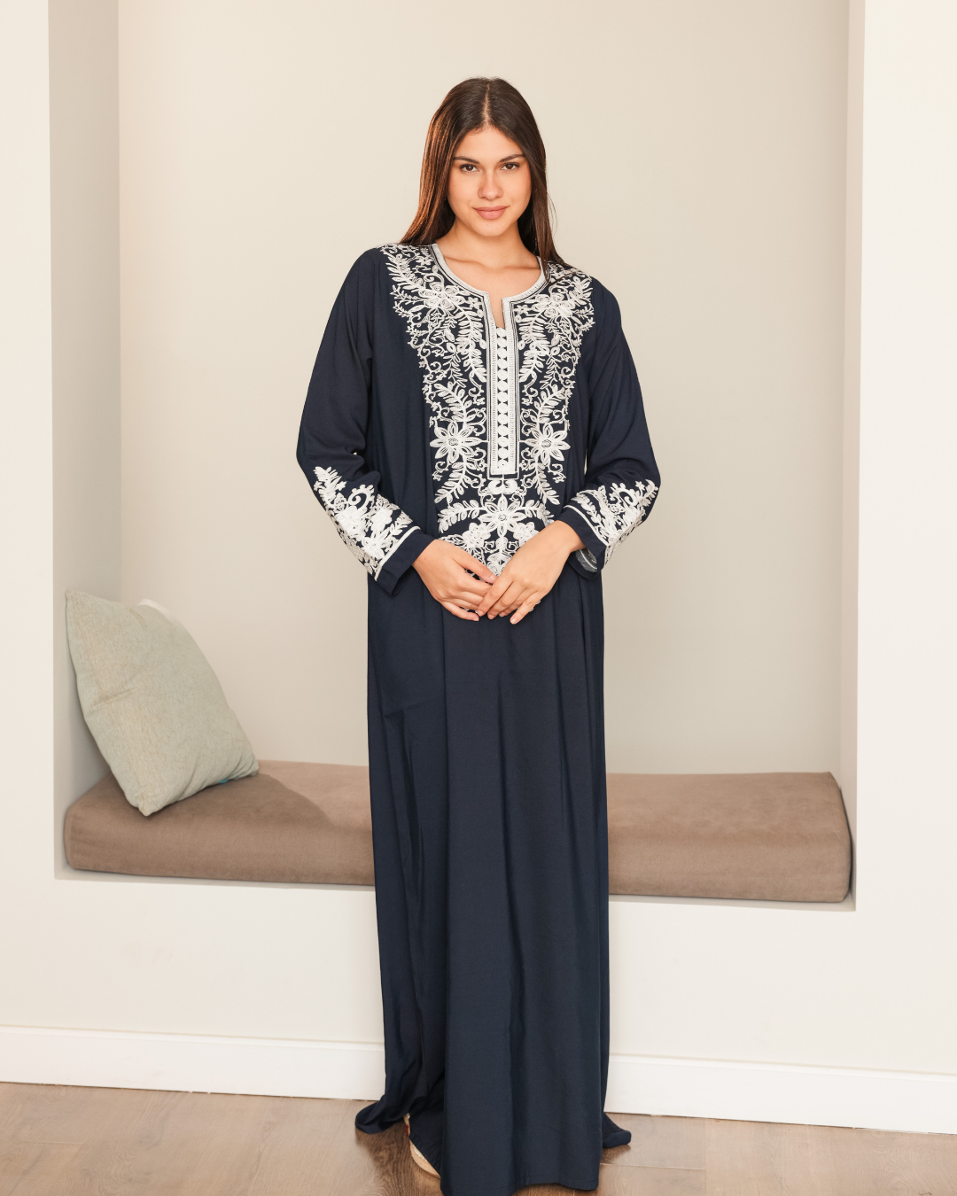 11 قميص داكرون سادة مطرز بكم