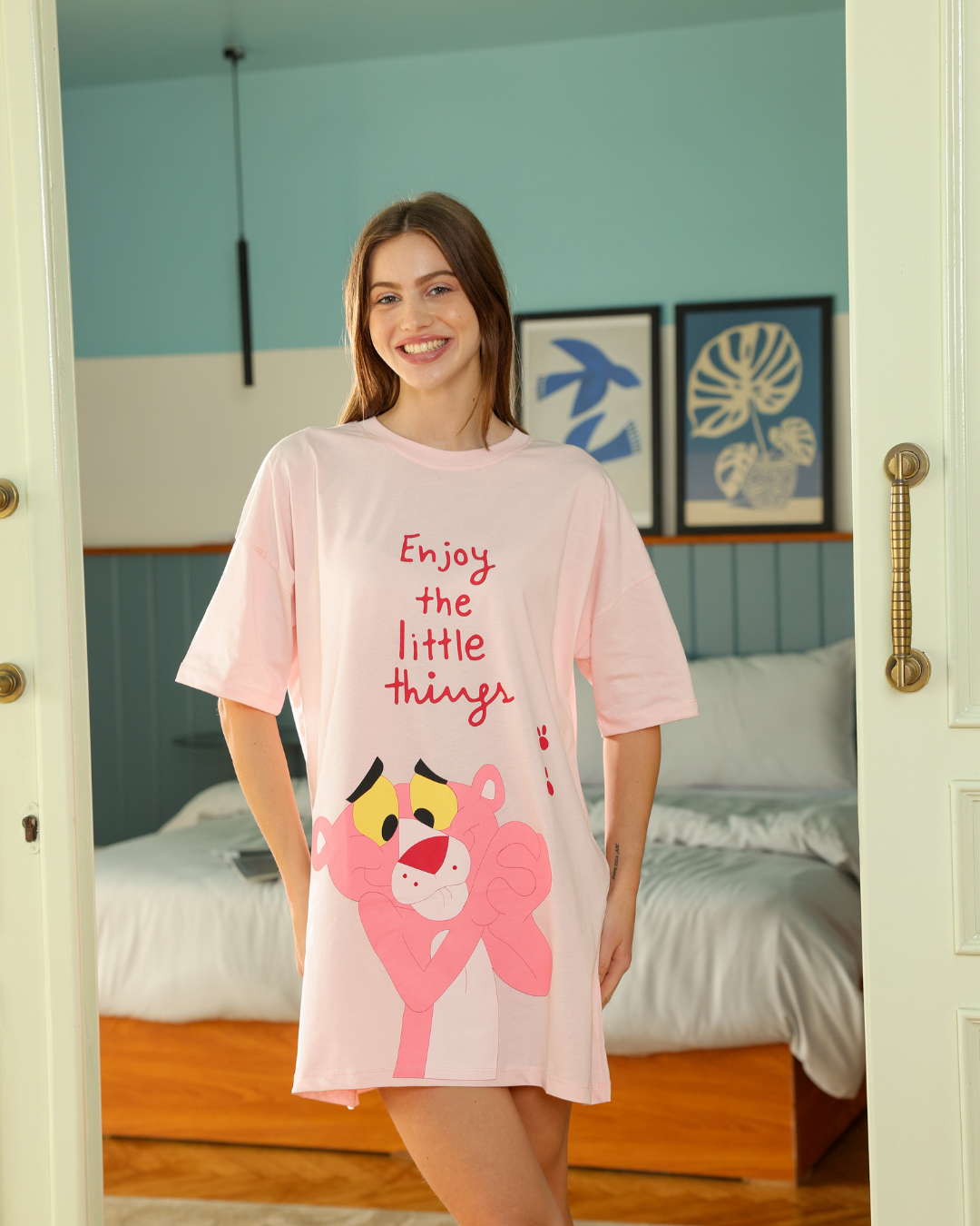 قميص نوم فضفاض مع طباعه كبيره