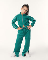 طقم رياضي سوستة و كولة عالية