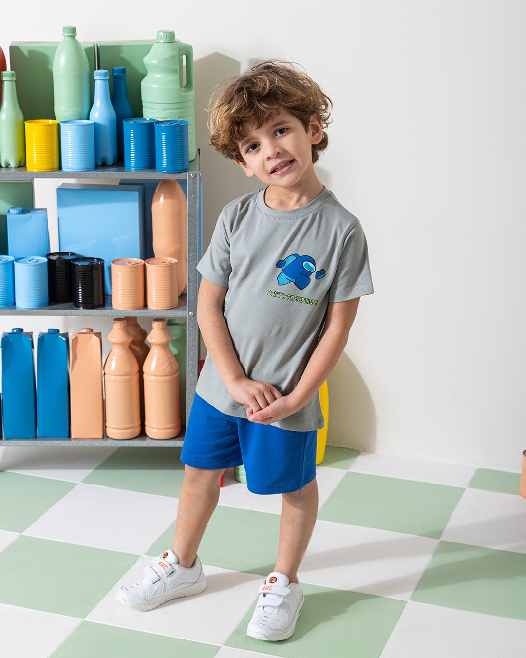 MARVY Dont Look Suspicious  بيجامة اولادي وسط فضي