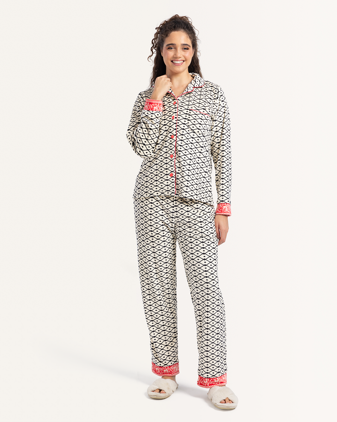 بيجاما كلاسيك بزراير قطيفه