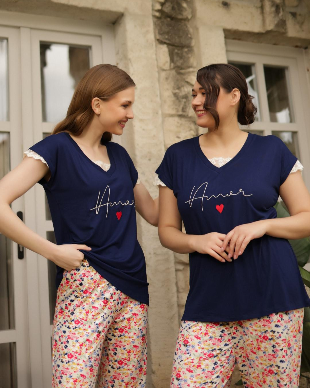 Women's half-sleeved pajamas with lace on the sleeve and floral trousers with a heart on the chest