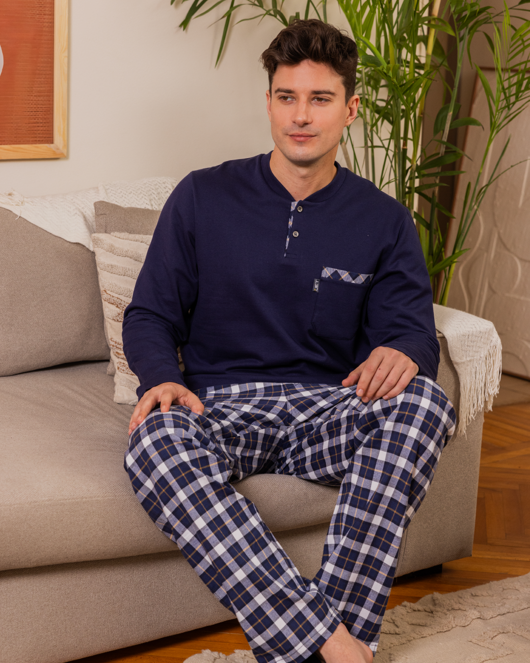 Men's pajamas, plain long-sleeved T-shirt with round neck, button-down collar, chest pocket and checkered pants