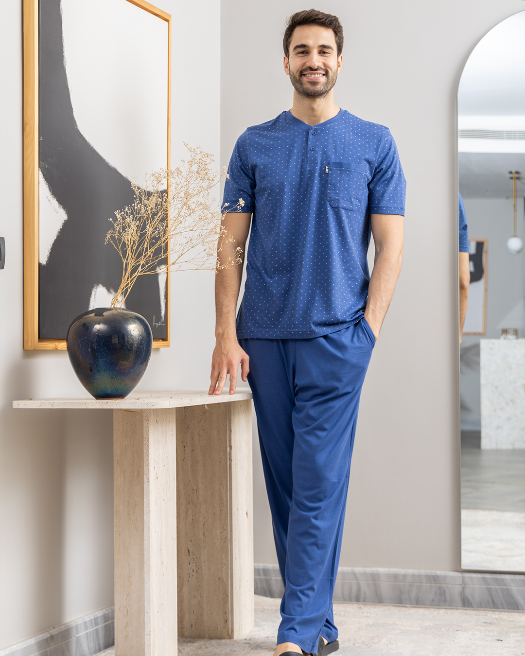 Men's pajamas, round buttons, square print, plain pants