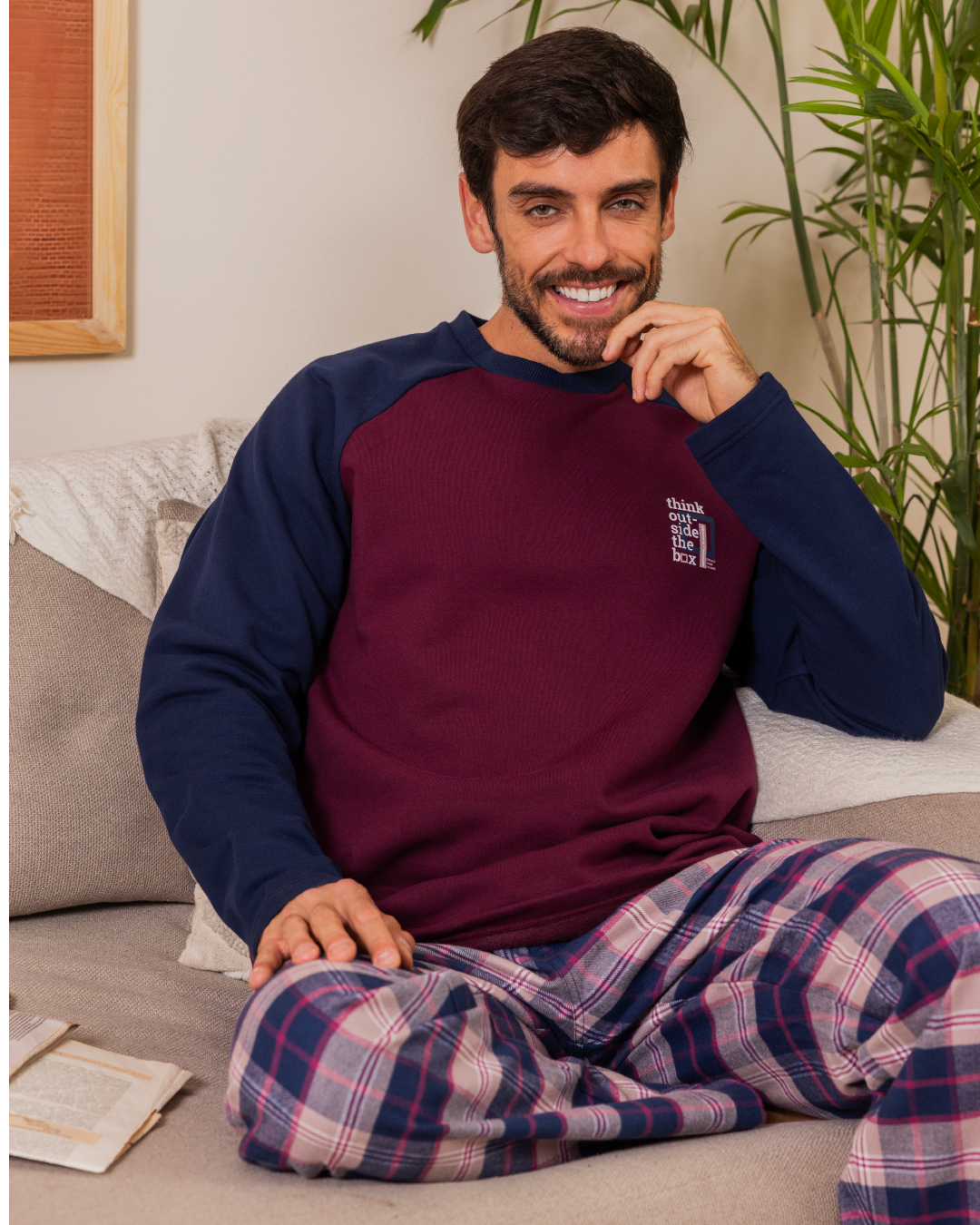 Men's pajamas, plain long-sleeved raglan T-shirt with round neck and plaid pants