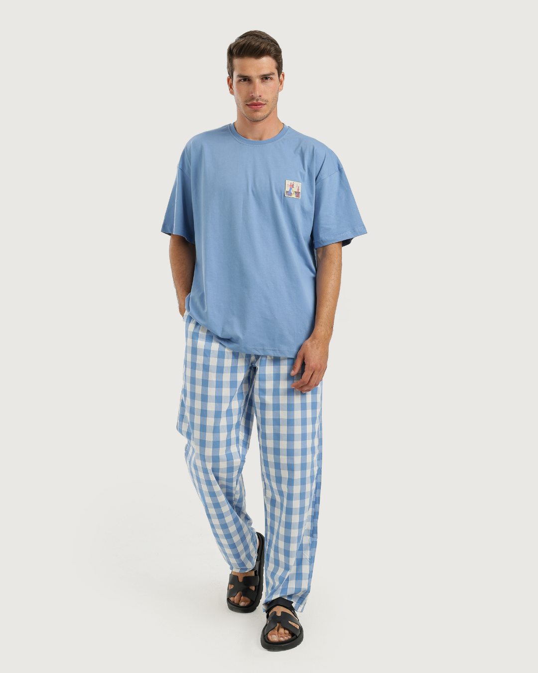 بيجاما مريحة بألوان هادئة