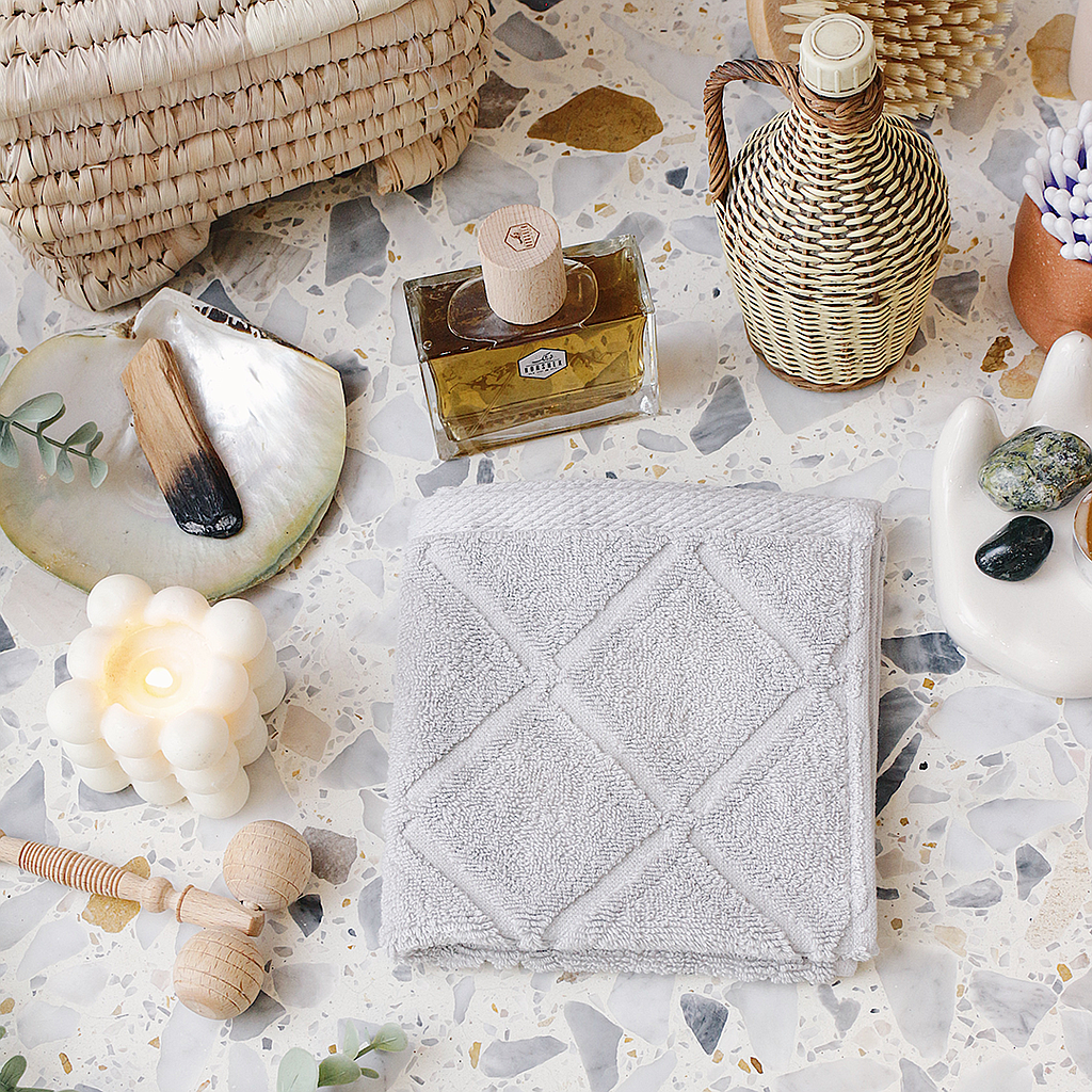 33*33 SQUARES SIZE TOWEL