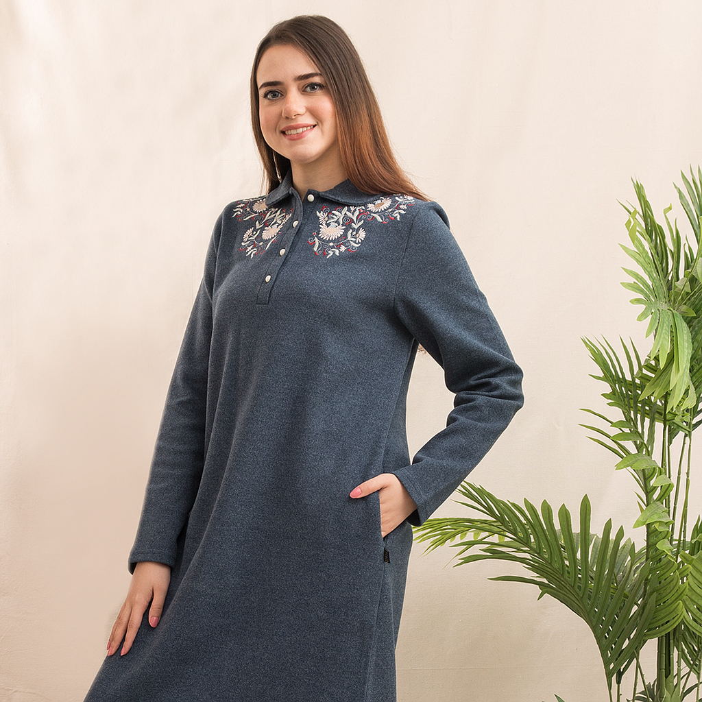 عبايه كشمير كوله مطرزه وردع الصدر