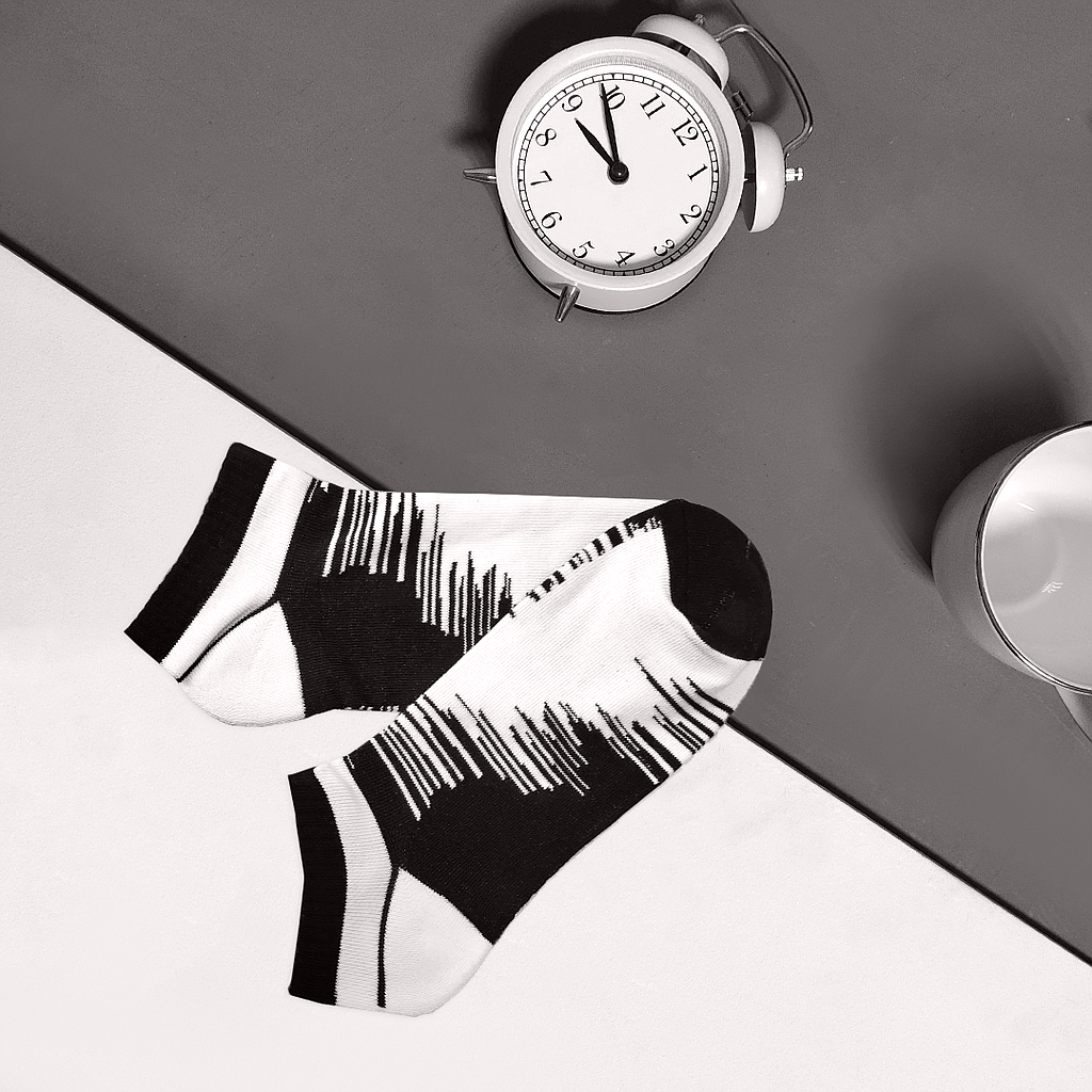 Men's short-heeled socks with graphics