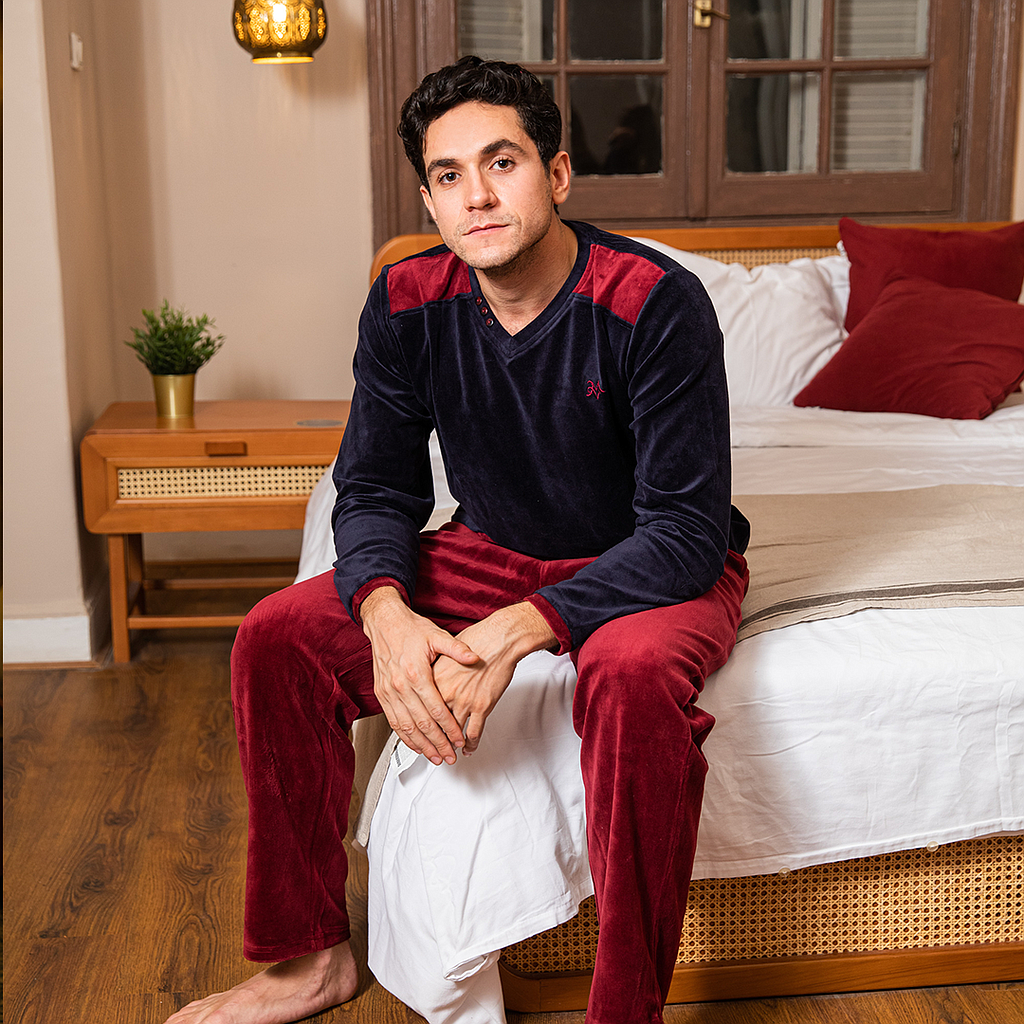 V pajamas for men, velvet, plain