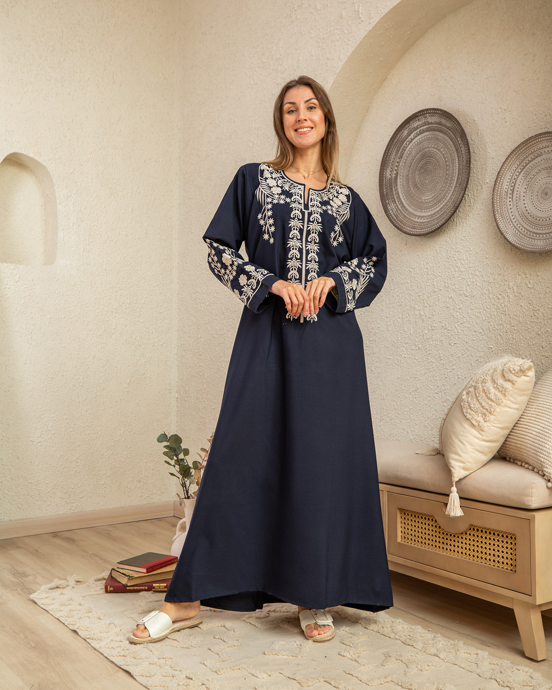 قميص كتان ساده مطرز