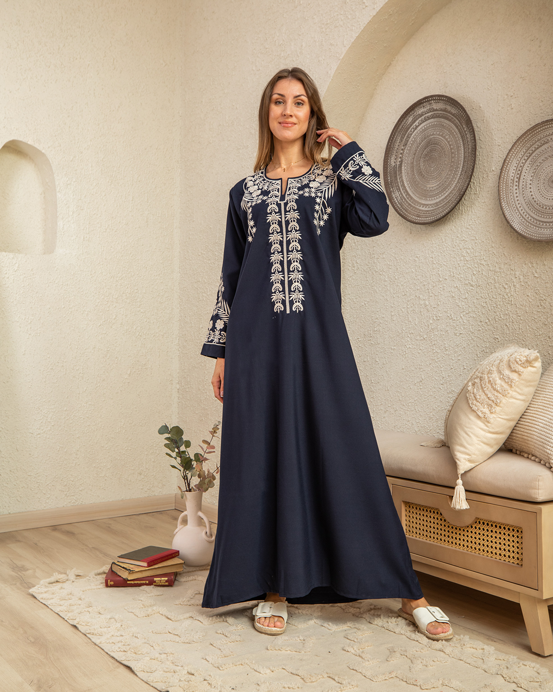 قميص كتان ساده مطرز