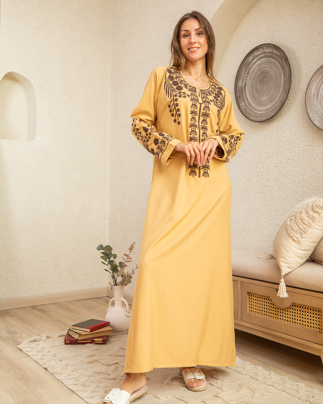 قميص كتان ساده مطرز