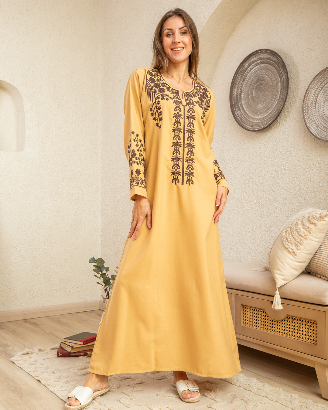 قميص كتان ساده مطرز