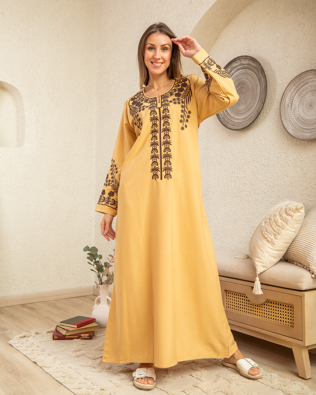 قميص كتان ساده مطرز