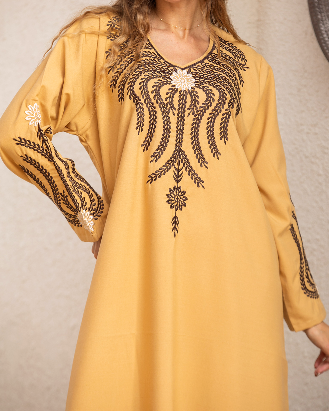 قميص كتان ساده مطرز 3