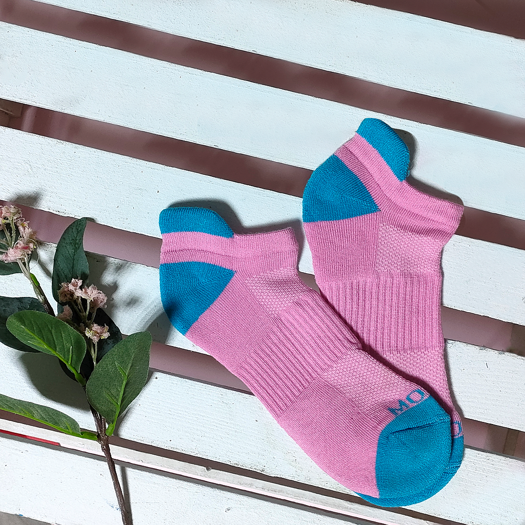 Short women's socks, half a plain towel