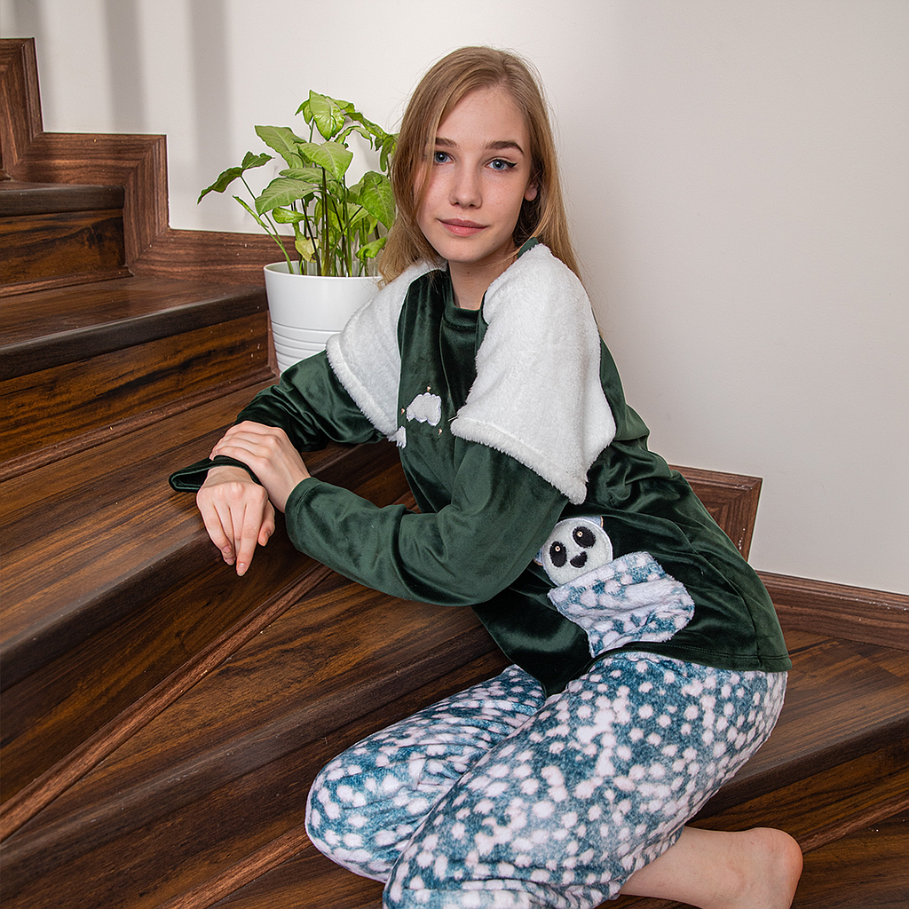 Embroidery pajama pocket on the chest