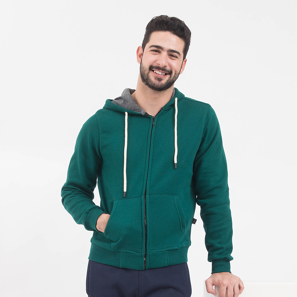 Sweatshirt with a zip and a cabochon