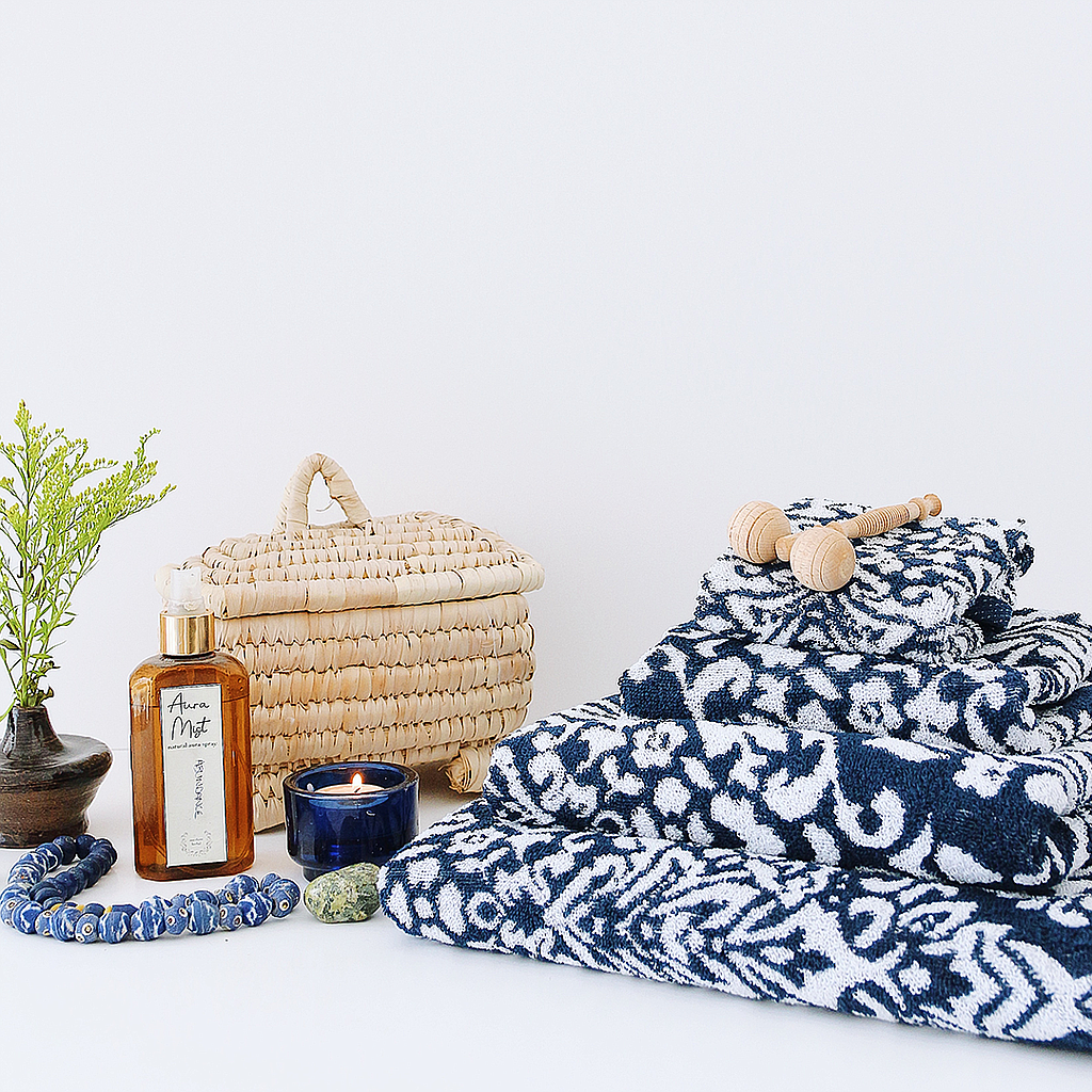 MEDALIION towels size 33*33