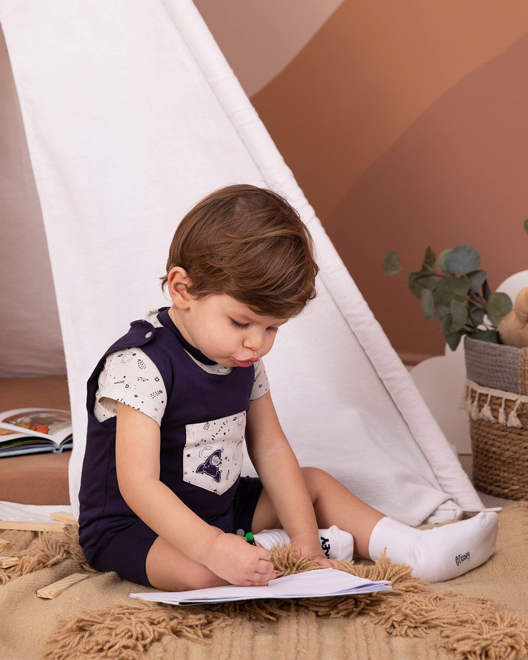 magic univers My children's salopet is a carrier