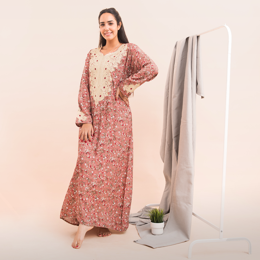 Viscose shirt with 1 sleeve embroidered floral