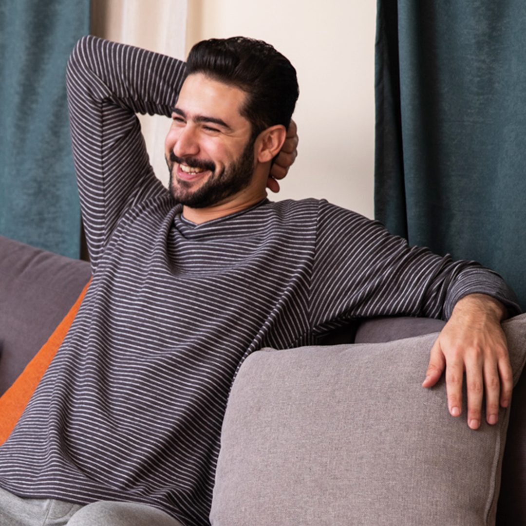 بيجاما رجالي مقلم رمادي