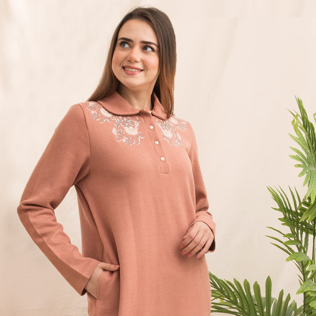 عبايه كشمير كوله مطرزه وردع الصدر