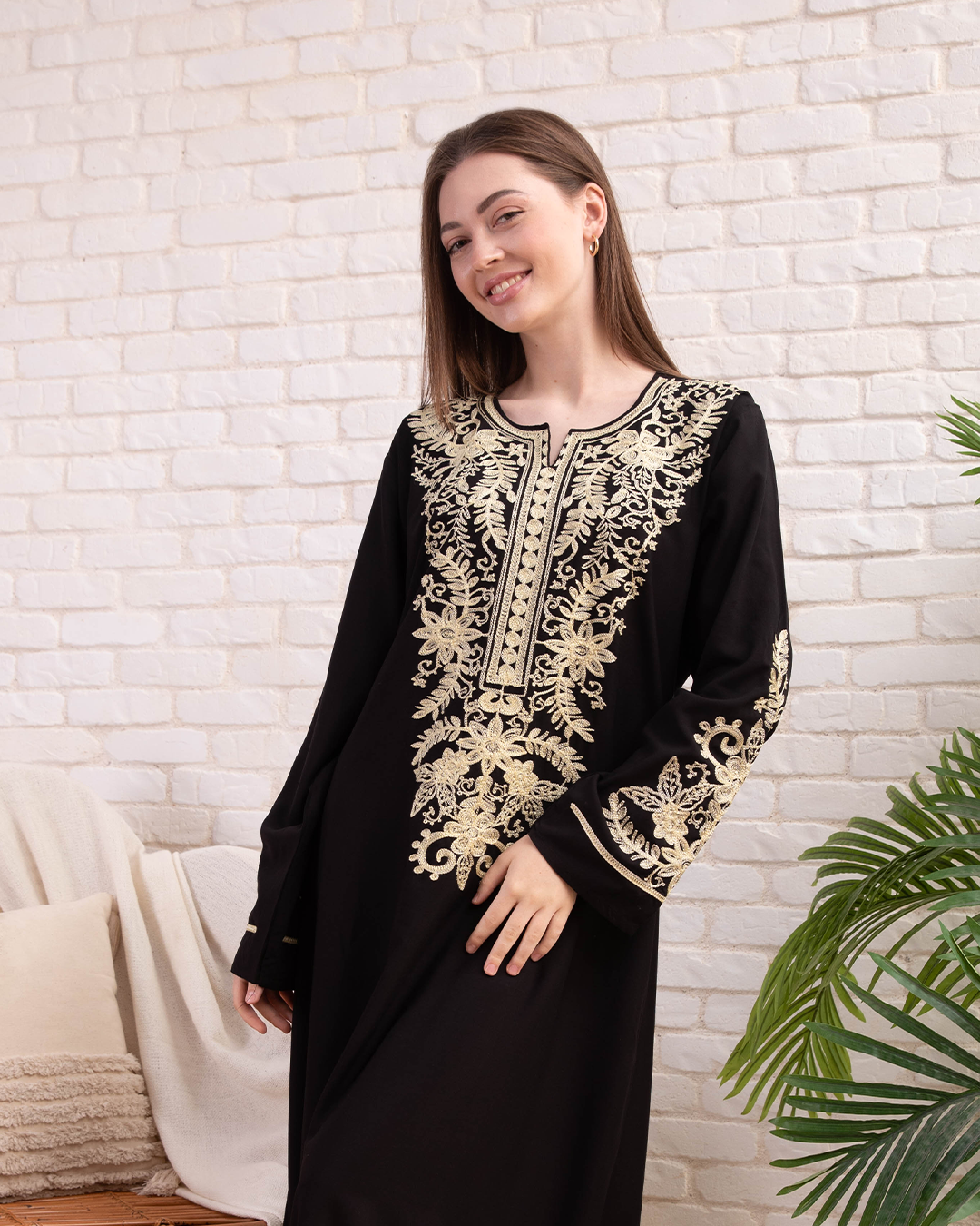 Plain viscose shirt with embroidered sleeves 5